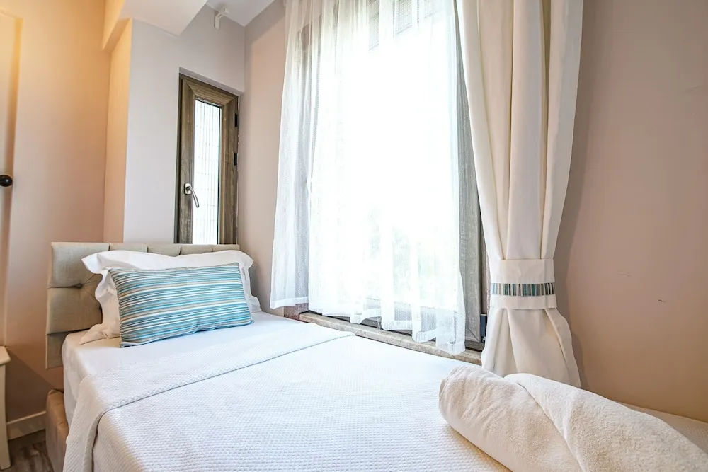Deluxe Üç Kişilik Oda