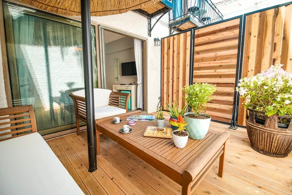 Deluxe Oda, Veranda
