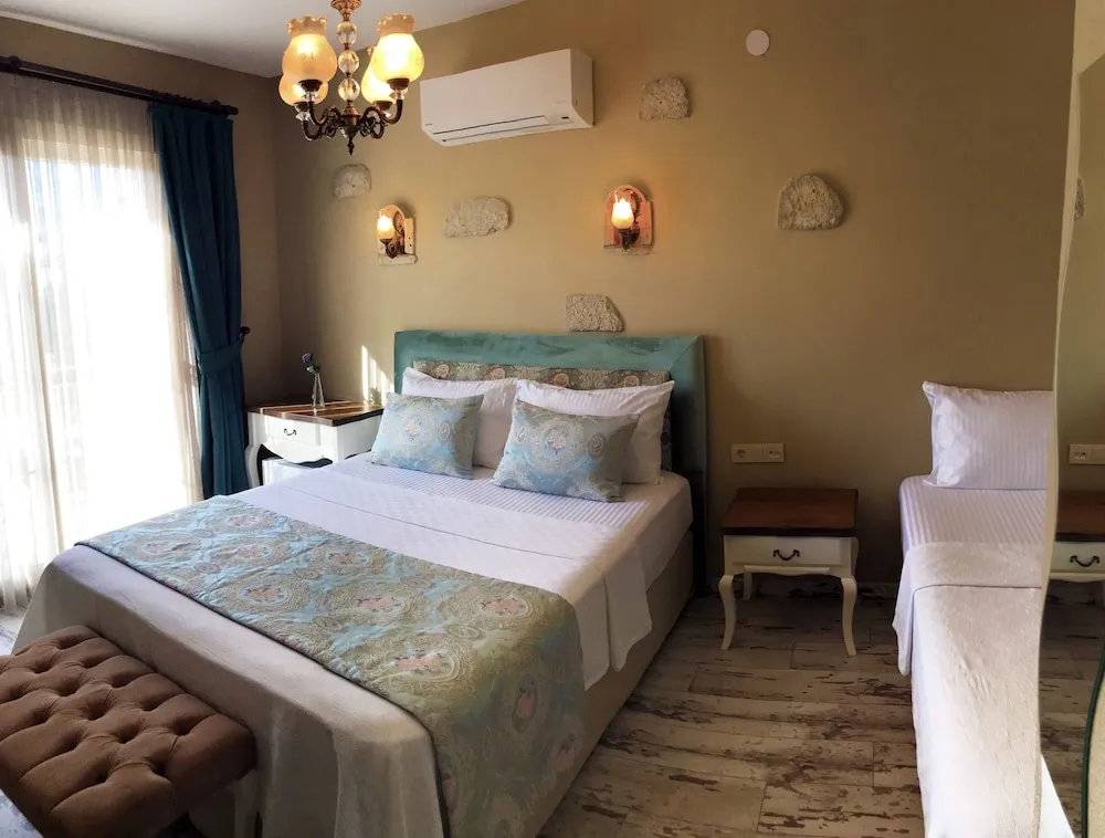 Panoramic Üç Kişilik Oda, Birden Çok Yatak, Balkon, Havuz Manzaralı