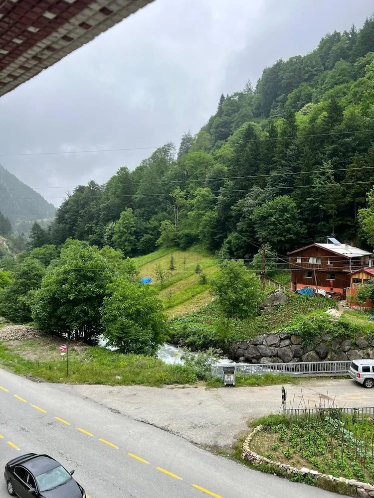 Family Apart Daire, Nehir Manzaralı