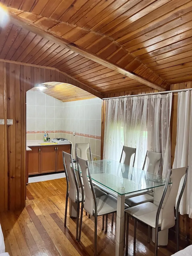 Family Apart Daire, Nehir Manzaralı