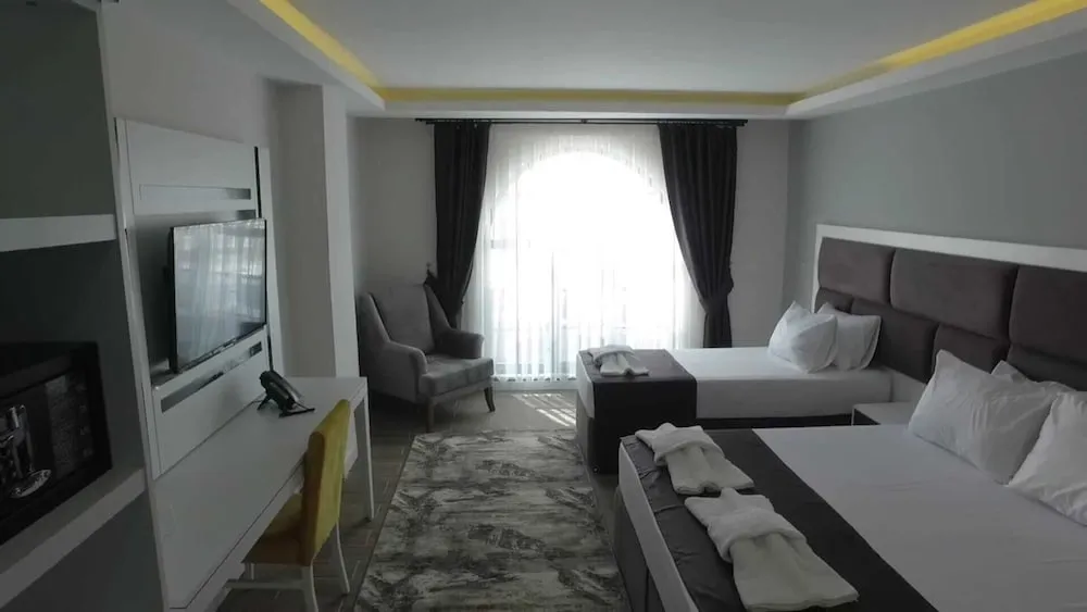 Standard Tek Büyük veya İki Ayrı Yataklı Oda