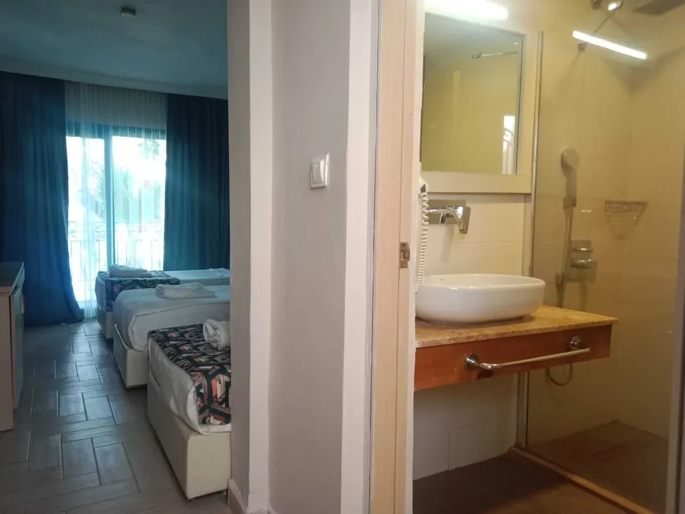 Standard Üç Kişilik Oda