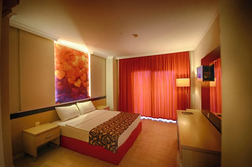 Standard Tek Büyük veya İki Ayrı Yataklı Oda