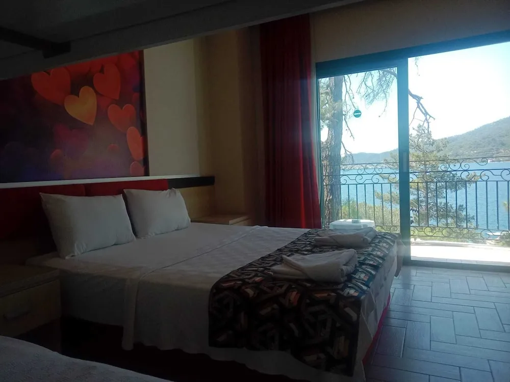 Standard Tek Büyük veya İki Ayrı Yataklı Oda