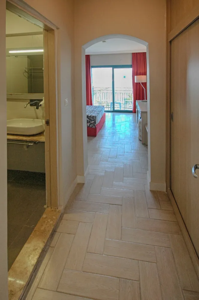 Standard Tek Büyük veya İki Ayrı Yataklı Oda