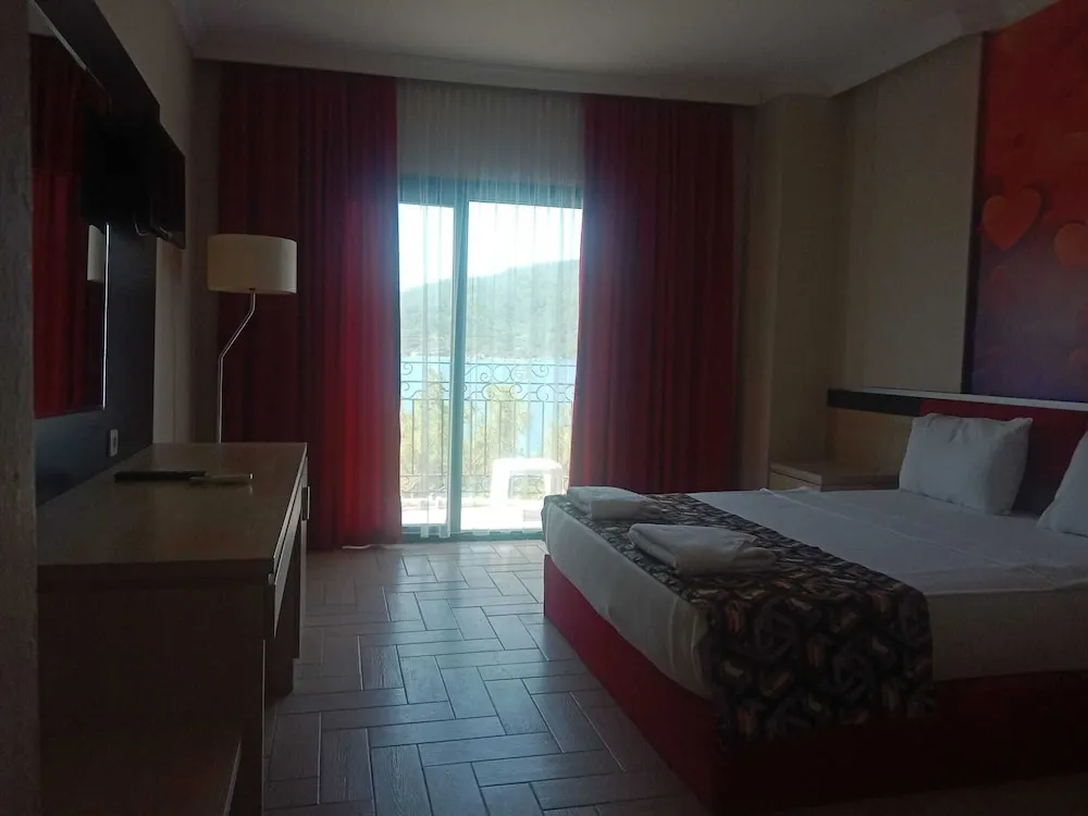 Standard Tek Büyük veya İki Ayrı Yataklı Oda