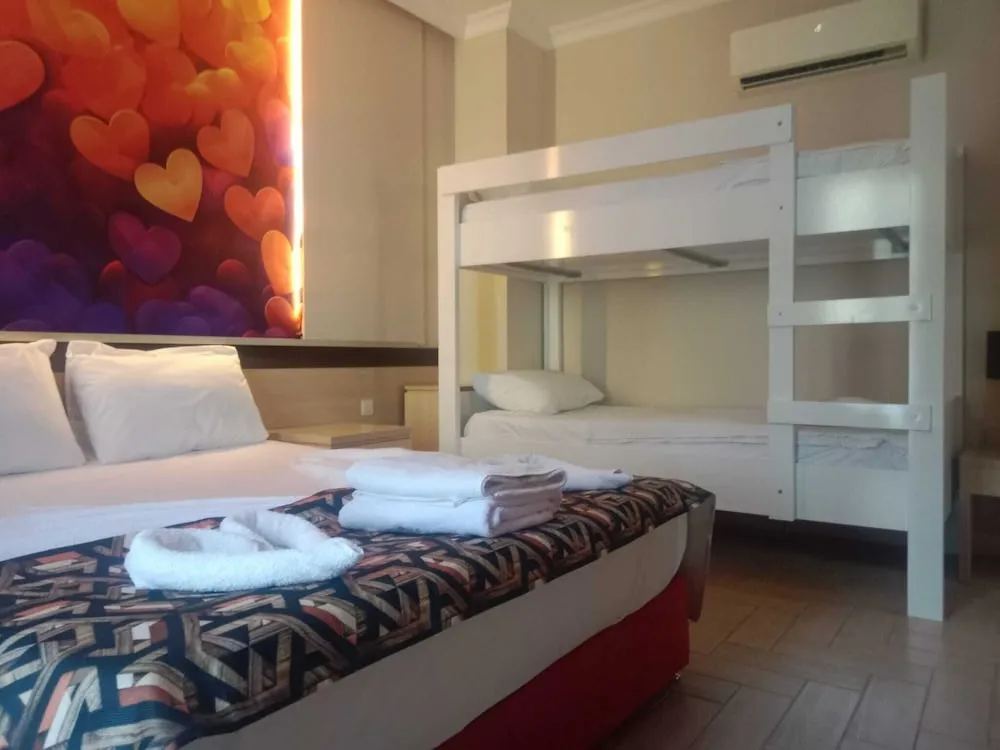 Family Dört Kişilik Oda