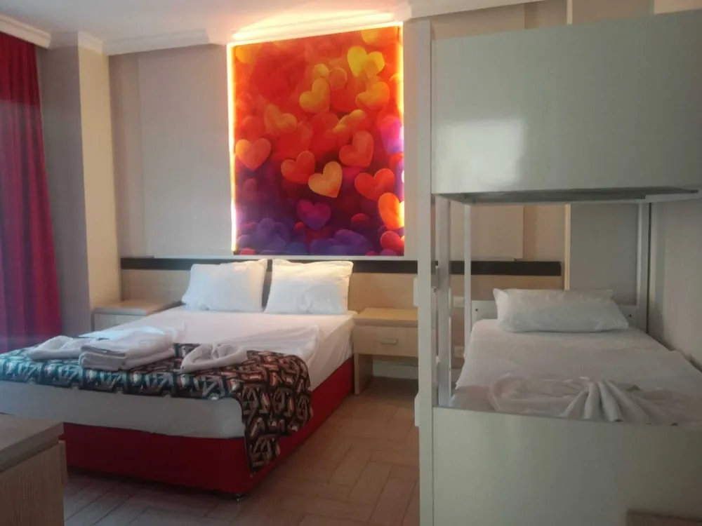 Family Dört Kişilik Oda