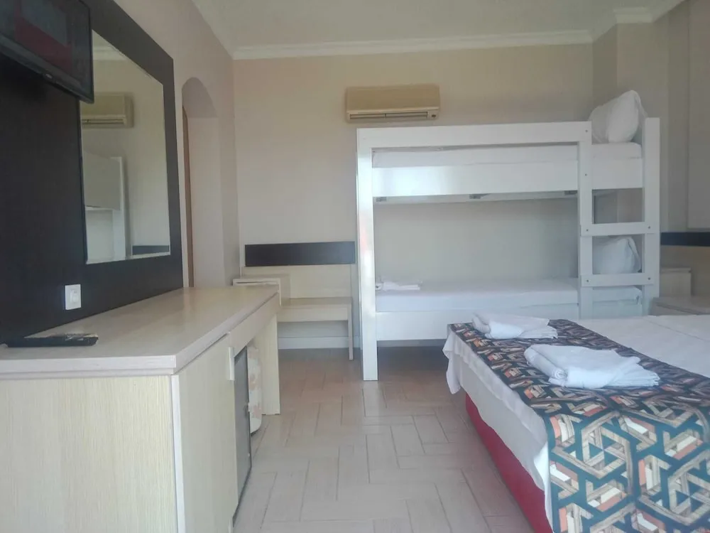 Family Dört Kişilik Oda