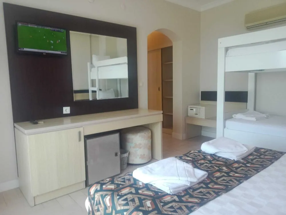 Family Dört Kişilik Oda