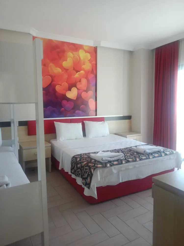 Family Dört Kişilik Oda