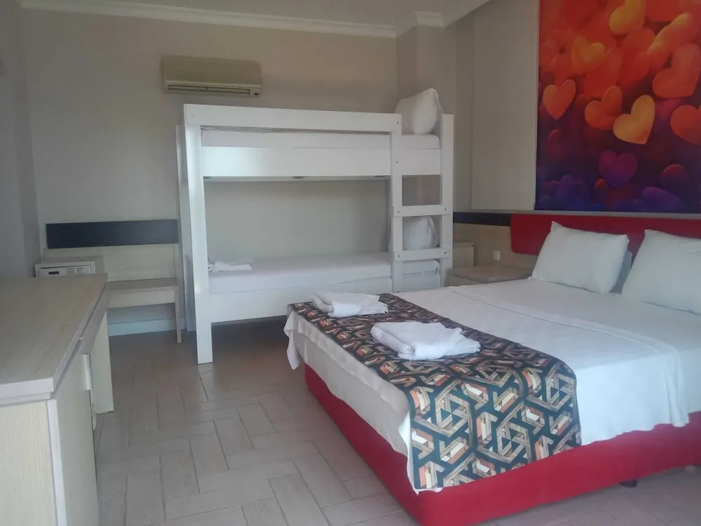 Family Dört Kişilik Oda