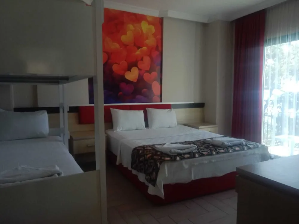 Family Dört Kişilik Oda