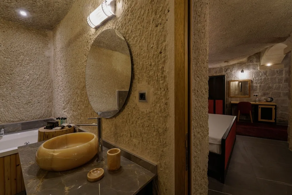 DELUXE CAVE SUITE ROOM