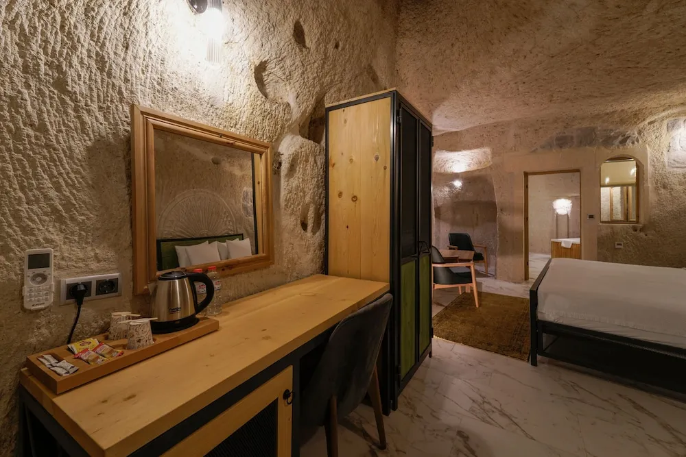 DELUXE CAVE SUITE ROOM