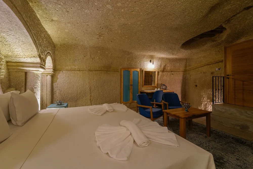 DELUXE CAVE SUITE ROOM