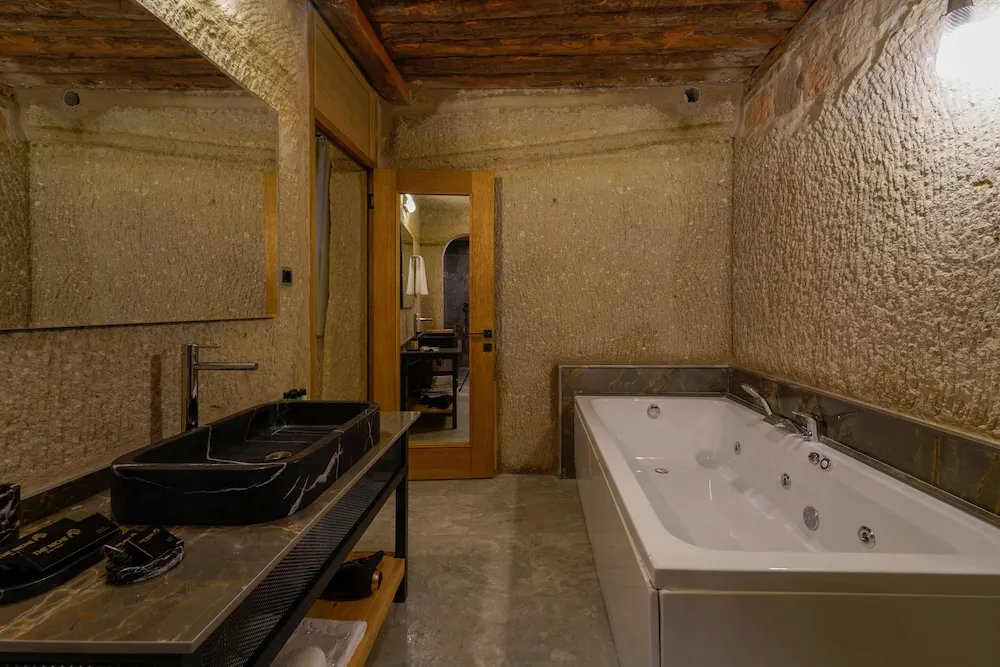 DELUXE CAVE SUITE ROOM