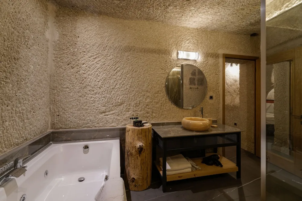 DELUXE CAVE SUITE ROOM