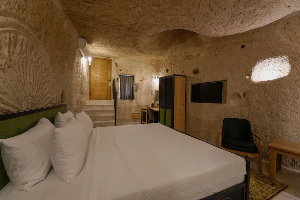 DELUXE CAVE SUITE ROOM