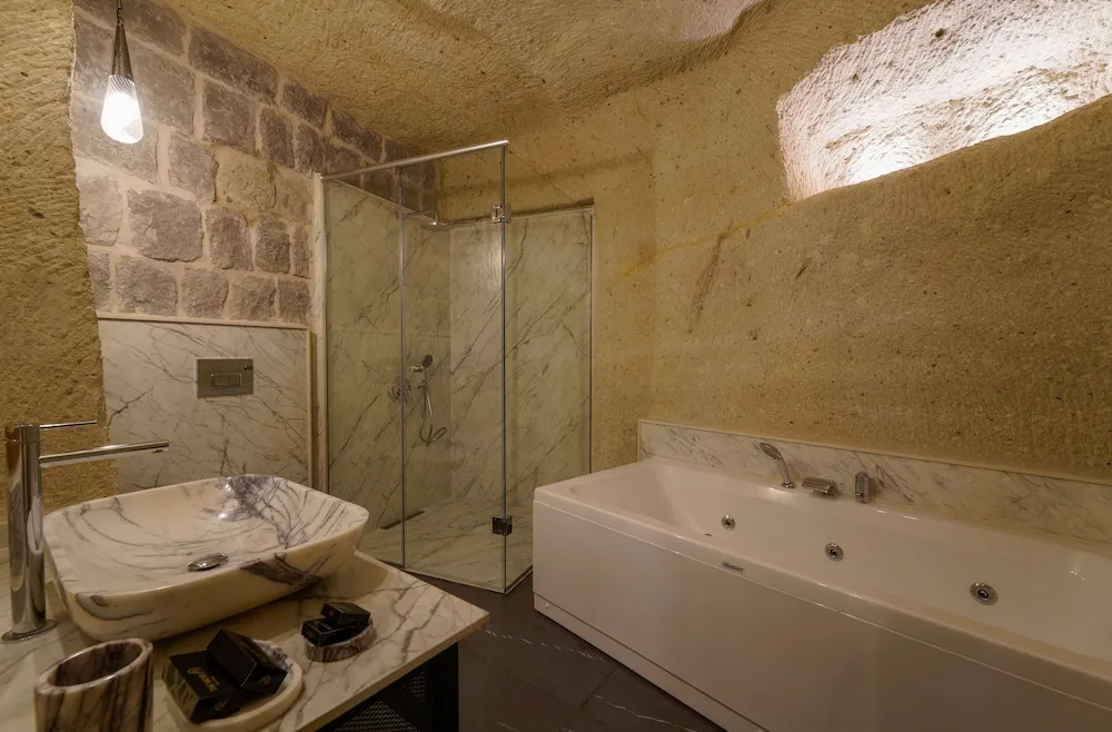 DELUXE CAVE SUITE ROOM