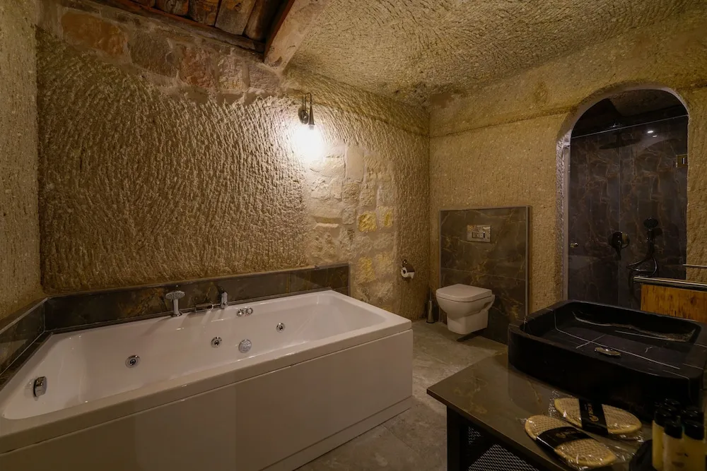 DELUXE CAVE SUITE ROOM