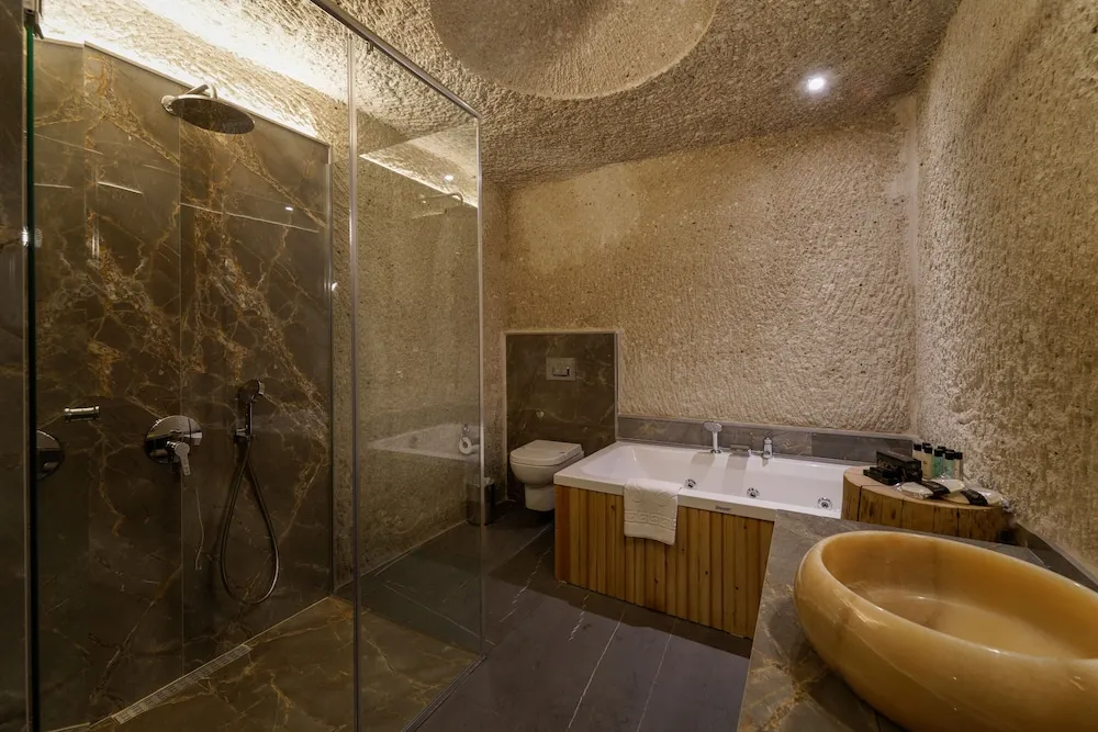 DELUXE CAVE SUITE ROOM