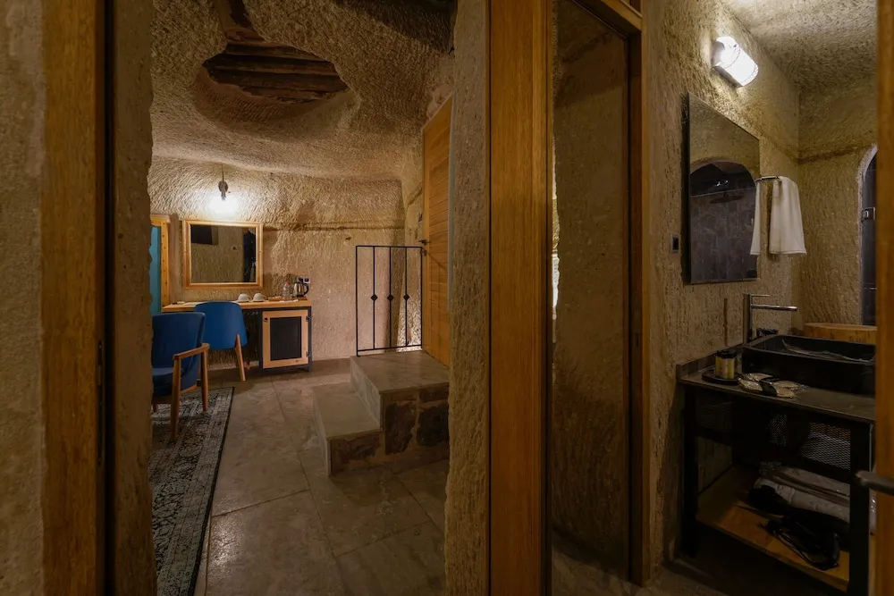 DELUXE CAVE SUITE ROOM
