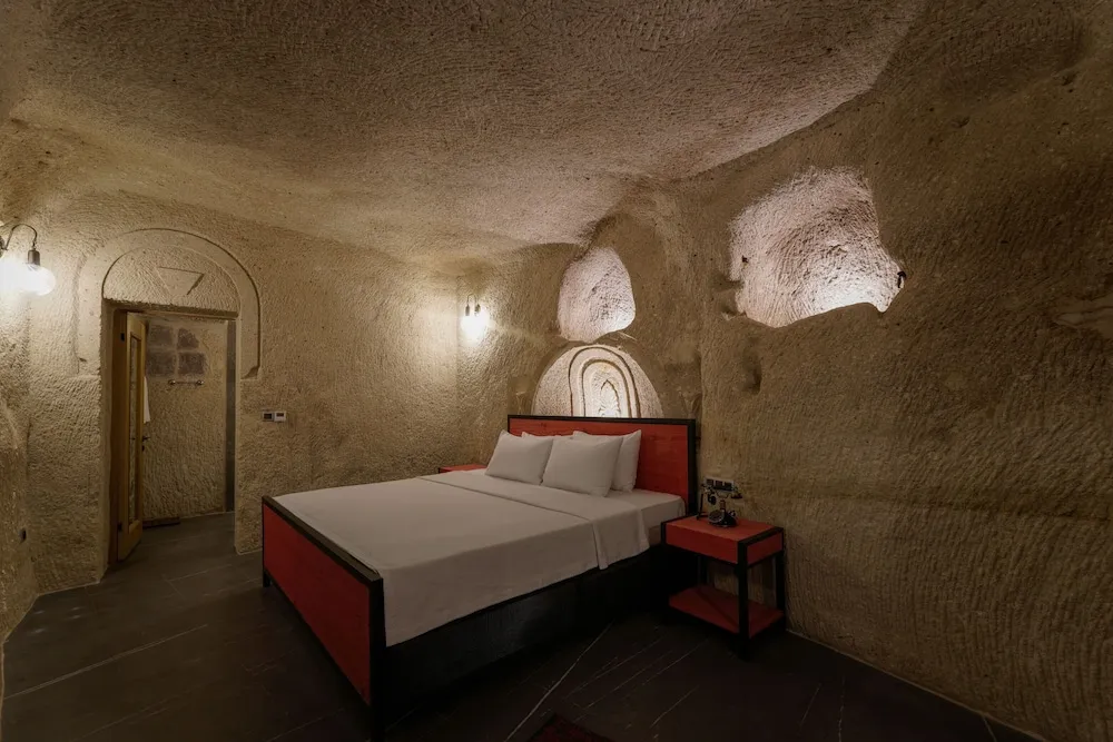 DELUXE CAVE SUITE ROOM