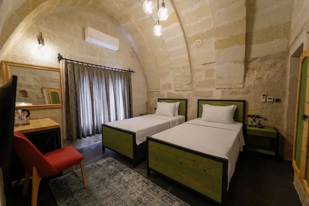 EXCLUSIVE ROOM