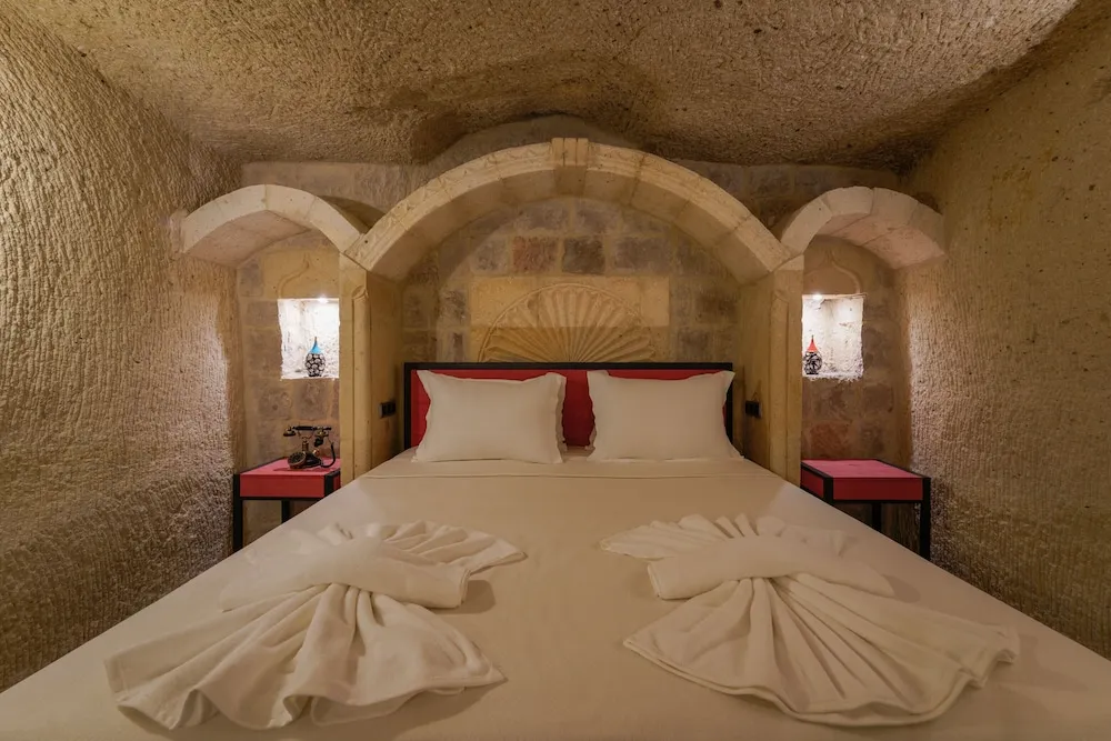 HONEYMOON SUITE ROOM