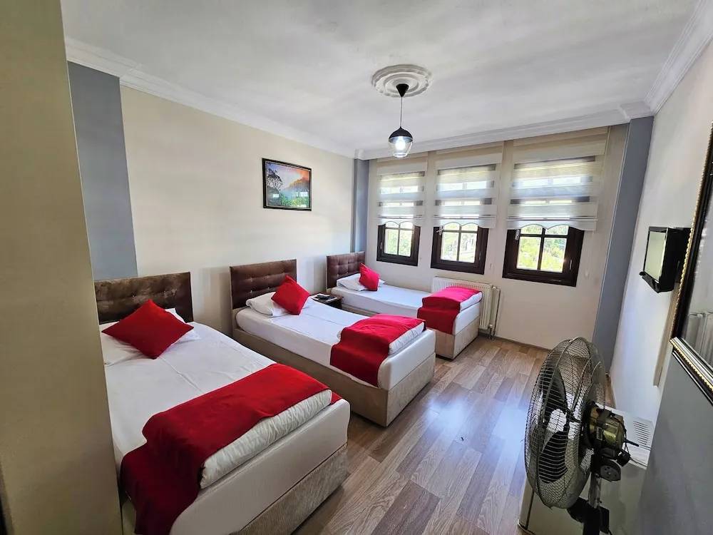 Senior Üç Kişilik Oda