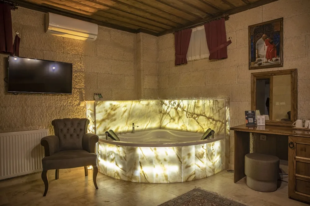 Exclusive Room without Window (Jacuzzi)
