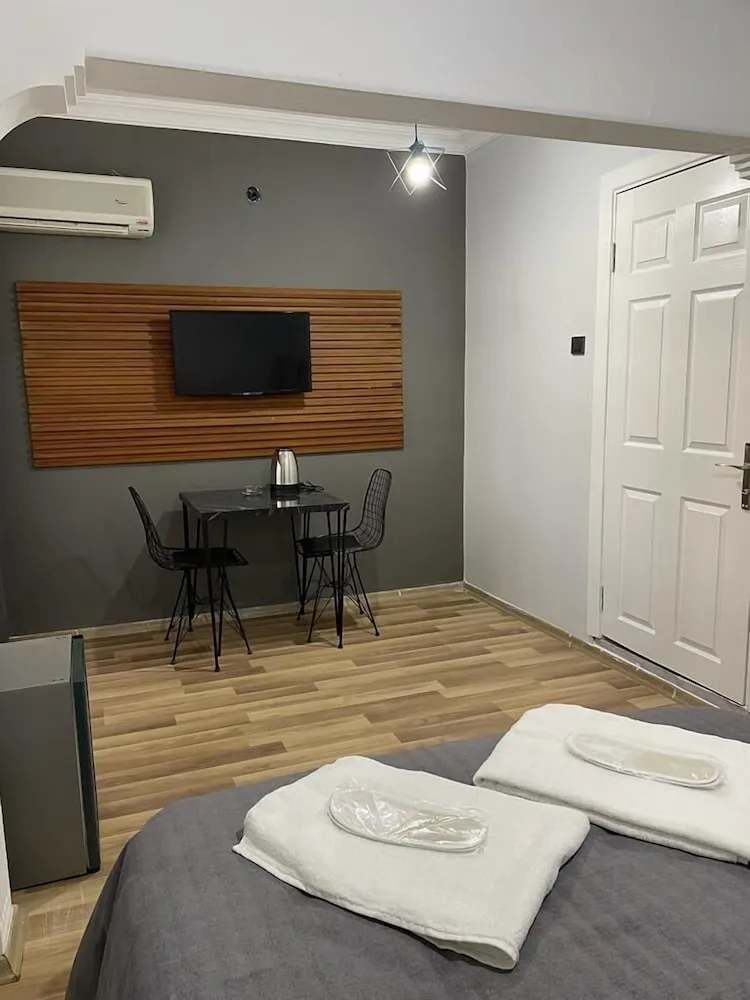 Deluxe Tek Büyük Yataklı Oda