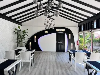 Carrington Suites Hotel