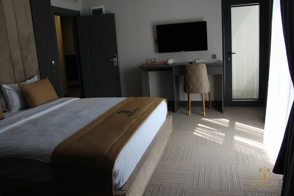 Deluxe Tek Büyük Yataklı Oda