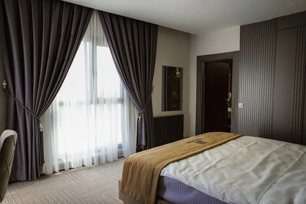 Deluxe Tek Büyük Yataklı Oda