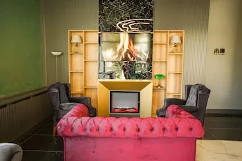 Aram Otel