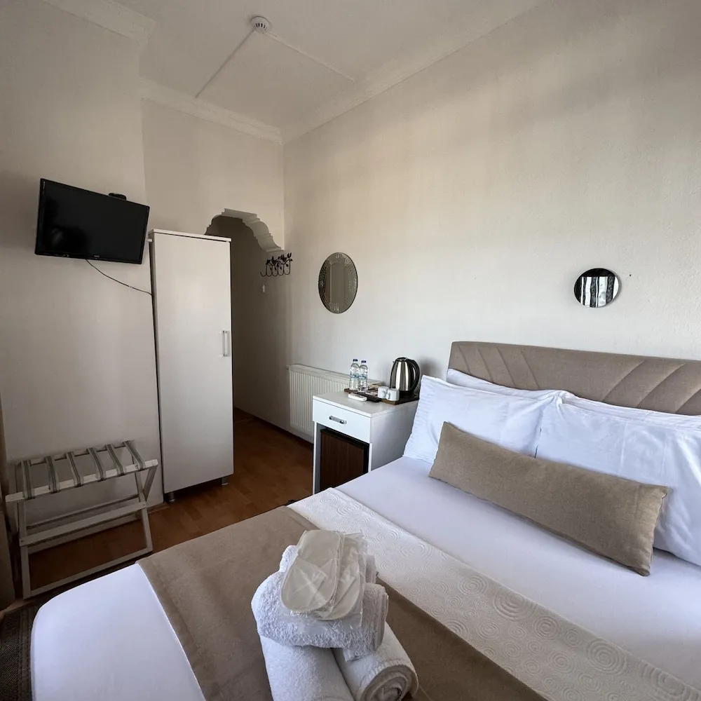 Romantic Tek Büyük Yataklı Oda