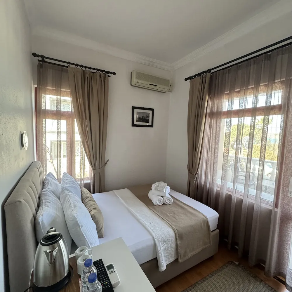 Romantic Tek Büyük Yataklı Oda