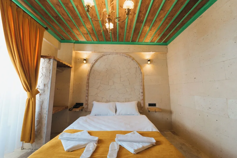 Deluxe Tek Büyük Yataklı Oda, Bahçe Manzaralı