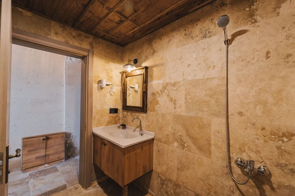 Deluxe Tek Büyük Yataklı Oda, Bahçe Manzaralı