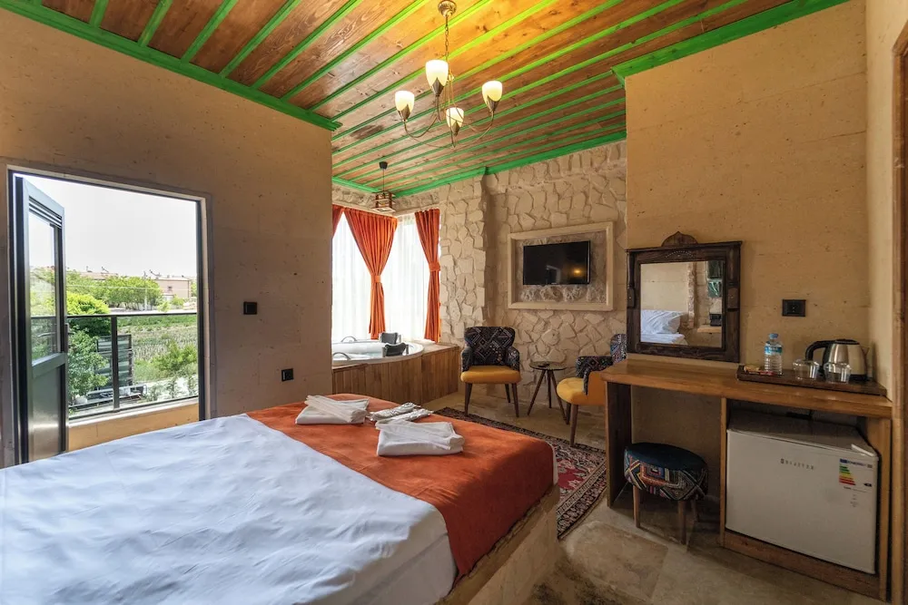 Luxury Süit, 1 En Büyük (King) Boy Yatak, Balkon/Veranda, Resort Manzaralı