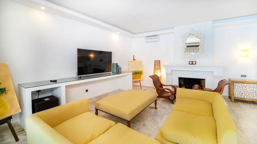 Grand Oda, Havuz Manzaralı
