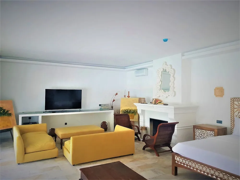 Grand Oda, Havuz Manzaralı