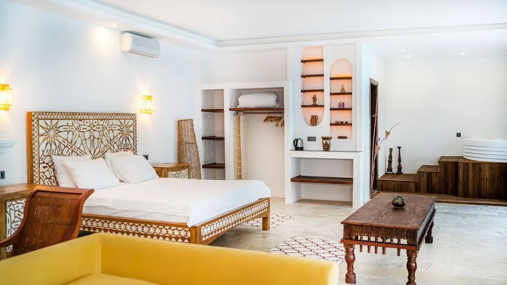Grand Oda, Havuz Manzaralı