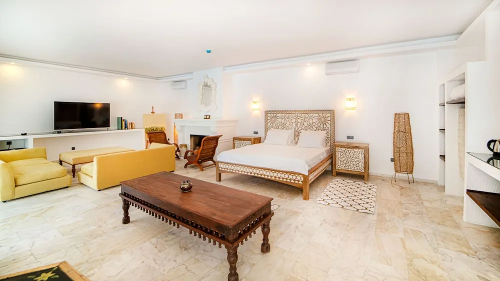 Grand Oda, Havuz Manzaralı
