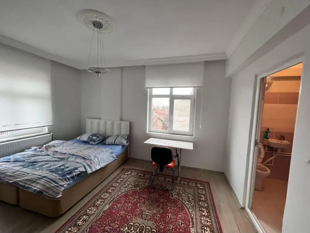 Classic Büyük Yataklı Tek Kişilik Oda