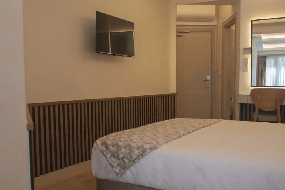 Standard Tek Büyük Yataklı Oda