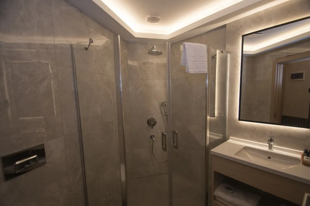 Deluxe Üç Kişilik Oda